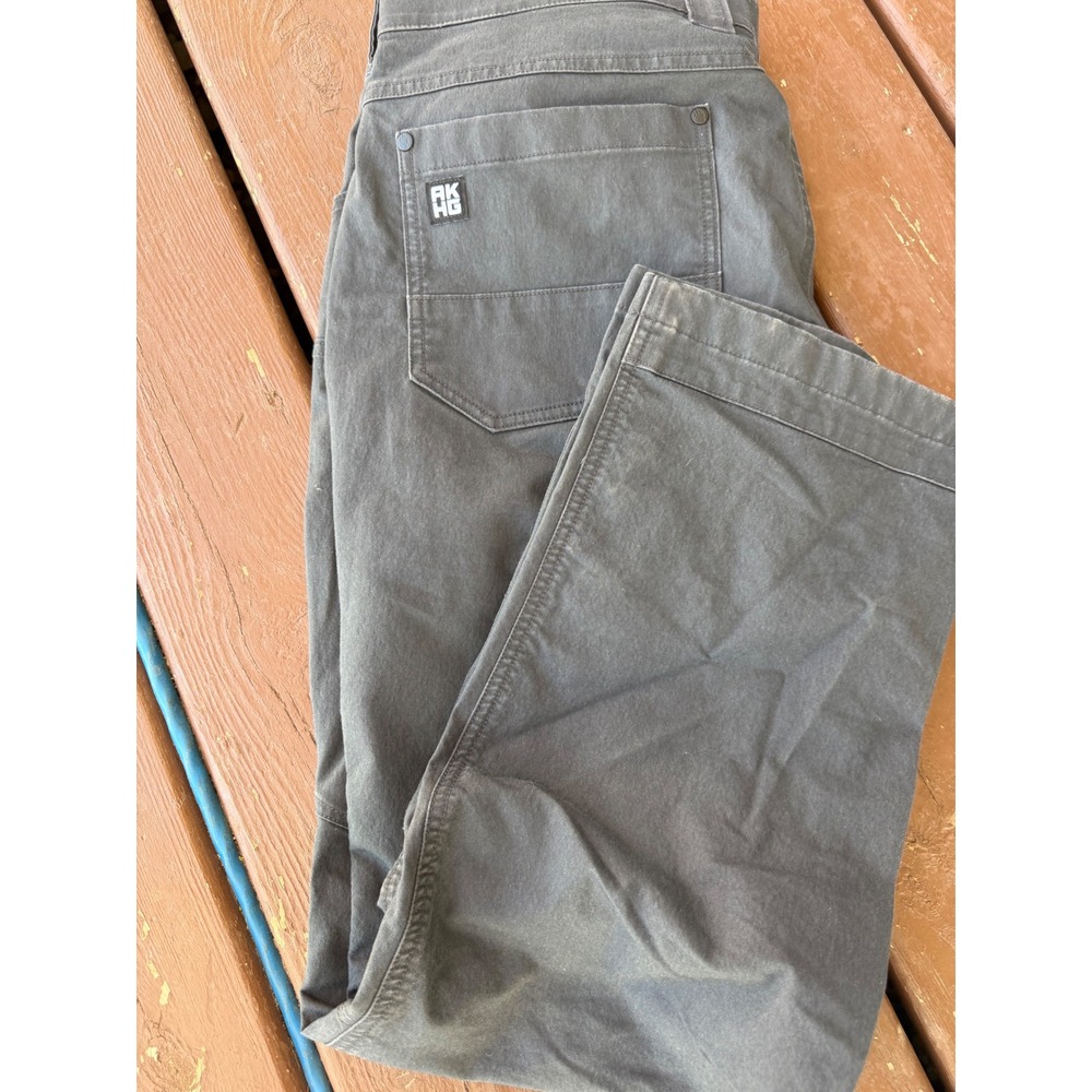 AKHG Duluth Trading Co Mens Relaxed Fit Utility Hiking Pants Gray 36x32
